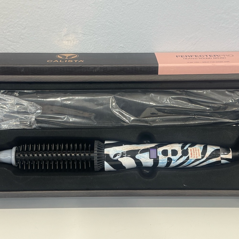 Calista Perfecter Pro Heated Round Brush (zebra) .50”